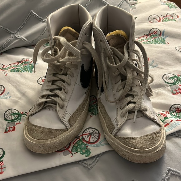 Women’s size 8.5 nike Blazers - Picture 2 of 2
